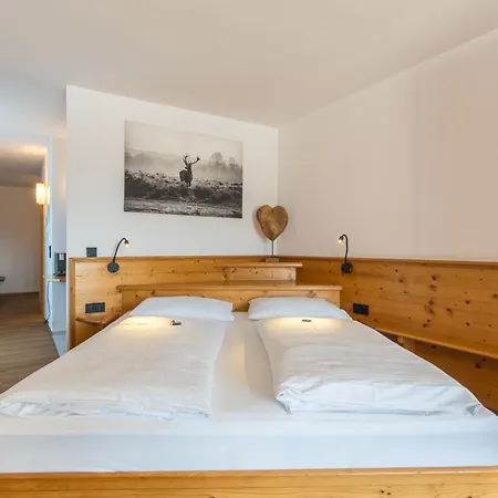 Residenz Hopfensee アパートホテル